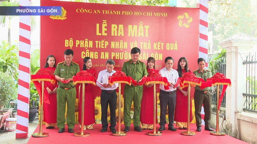 TP. Hồ Chí Minh: Ra mắt bộ phận giải quyết thủ tục hành chính tại công an cấp xã- Ảnh 1.