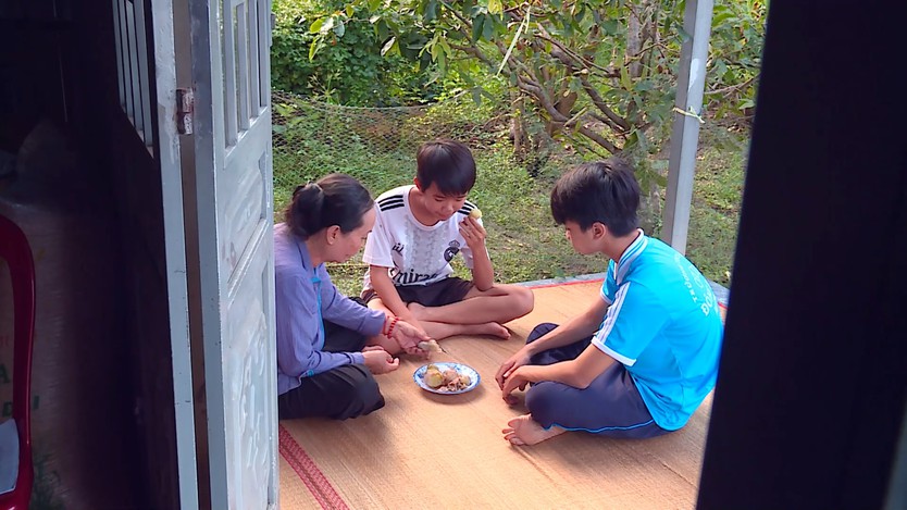 Em Trọng Khang: Cậu bé mồ côi và những đêm bắt ếch kiếm tiền phụ giúp bà - Ảnh 3.