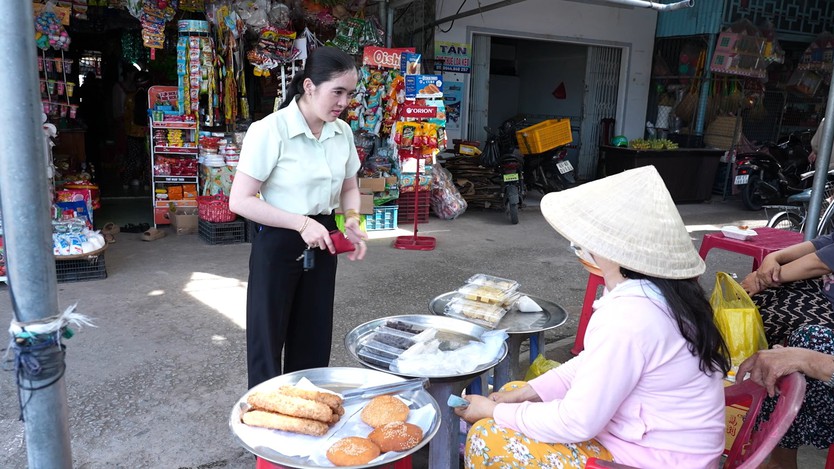Diễm Quỳnh: Em ước mơ thành công an để lo cho mẹ, bảo vệ mọi người - Mái ấm gia đình Việt- Ảnh 4.
