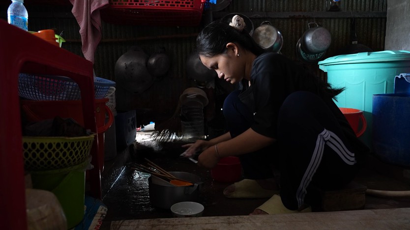 Diễm Quỳnh: Em ước mơ thành công an để lo cho mẹ, bảo vệ mọi người - Mái ấm gia đình Việt- Ảnh 10.