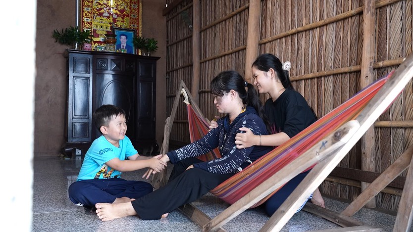 Diễm Quỳnh: Em ước mơ thành công an để lo cho mẹ, bảo vệ mọi người - Mái ấm gia đình Việt- Ảnh 5.