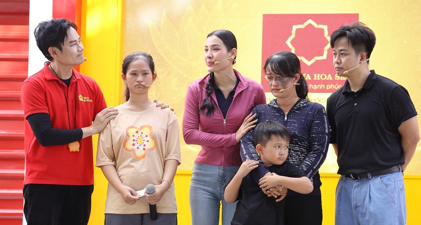Diễm Quỳnh: Em ước mơ thành công an để lo cho mẹ, bảo vệ mọi người - Mái ấm gia đình Việt- Ảnh 13.
