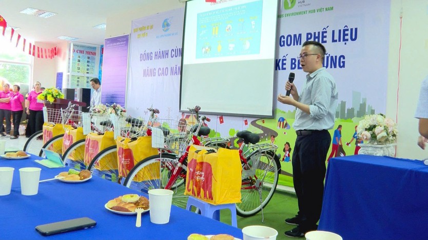Lan tỏa mô hình chăm lo phụ nữ thu gom phế liệu tại phường An Lạc - Ảnh 2.