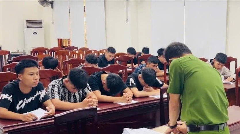 Khởi tố hàng chục đối tượng gây náo loạn phố biển Quy Nhơn suốt 4 đêm liền - Ảnh 1.
