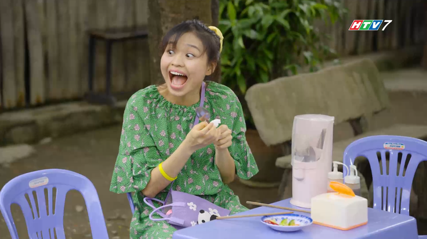 Sitcom "Lẹ không trễ tàu": Khi cả xóm... có bầu - Ảnh 2.