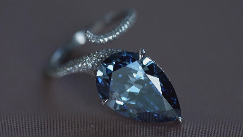 Viên kim cương xanh Mellon Blue được bán gần 27 triệu USD - Ảnh 1.