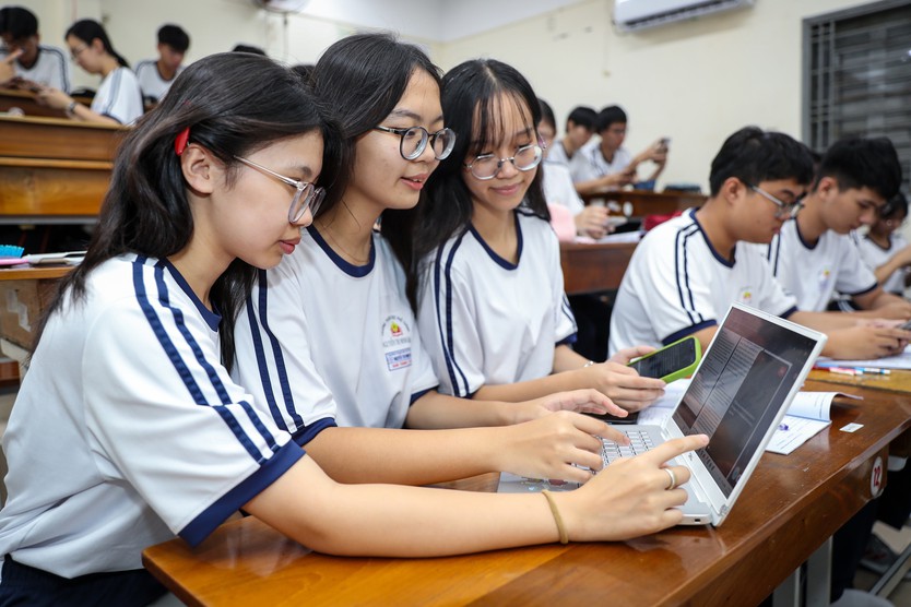 Một bộ sách thống nhất: Tìm giải pháp công bằng thực hiện miễn phí sách giáo khoa - Ảnh 2.