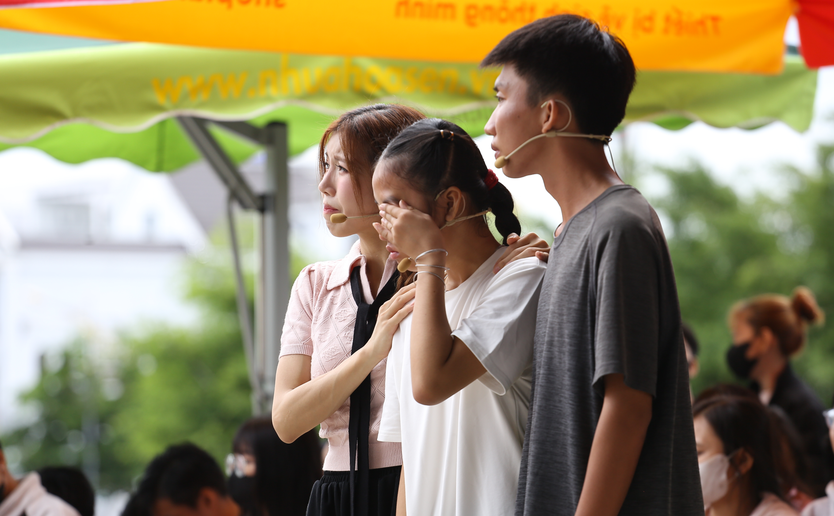 Mái ấm gia đình Việt: Ngọc Trân nuôi ước mơ làm bác sĩ để chữa bệnh cho bà và cha - Ảnh 6.