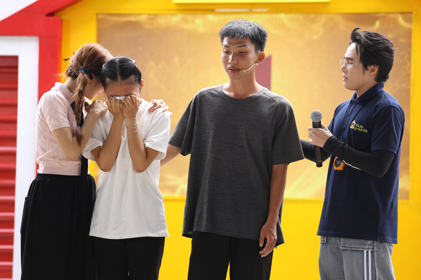 Mái ấm gia đình Việt: Ngọc Trân nuôi ước mơ làm bác sĩ để chữa bệnh cho bà và cha - Ảnh 7.
