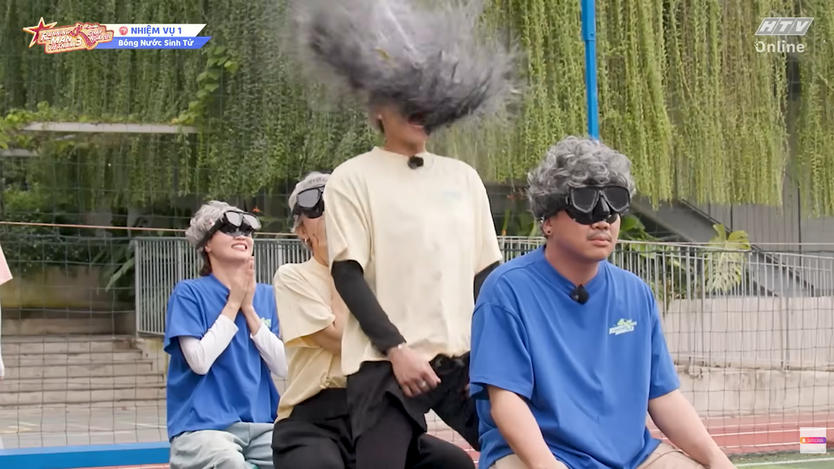 Trấn Thành bị Liên Bỉnh Phát gài bẫy cho "ăn bóng tức tưởi" tại Running Man Vietnam 3 – Tập 7 - Ảnh 1.