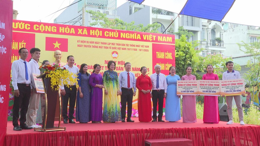 Ngày hội Đại đoàn kết toàn dân tộc tại phường Bình Đông- Ảnh 4.