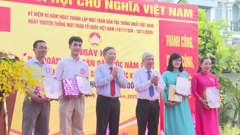 Ngày hội Đại đoàn kết toàn dân tộc tại phường Bình Đông- Ảnh 3.