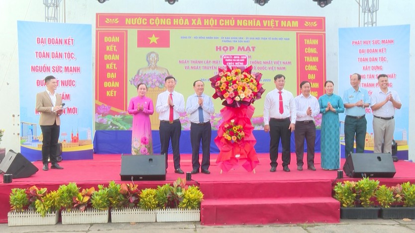 Phường Tân Sơn Nhất họp mặt kỷ niệm 95 năm Ngày truyền thống Mặt trận Tổ quốc Việt Nam - Ảnh 2.