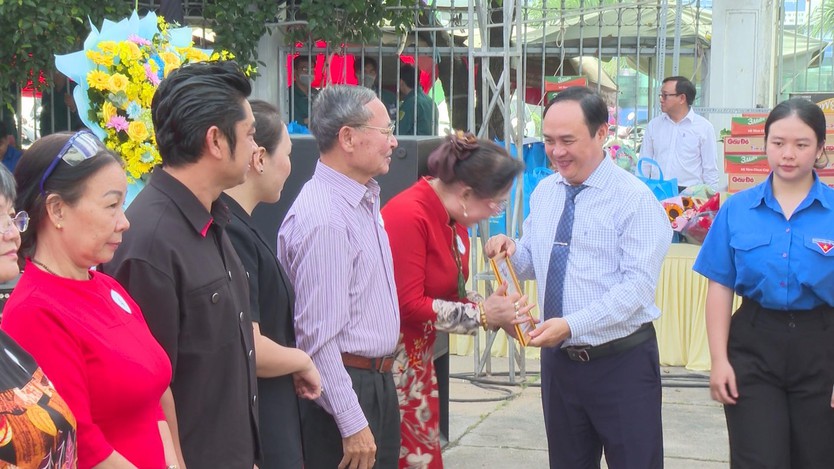 Phường Tân Sơn Nhất họp mặt kỷ niệm 95 năm Ngày truyền thống Mặt trận Tổ quốc Việt Nam - Ảnh 6.
