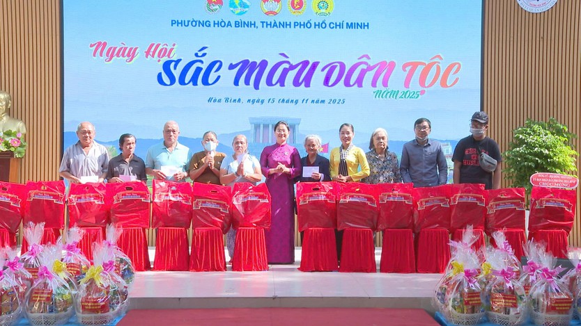 Ngày hội "Sắc màu Dân tộc" tại Phường Hòa Bình: Hội tụ văn hóa, lan tỏa nghĩa tình - Ảnh 3.