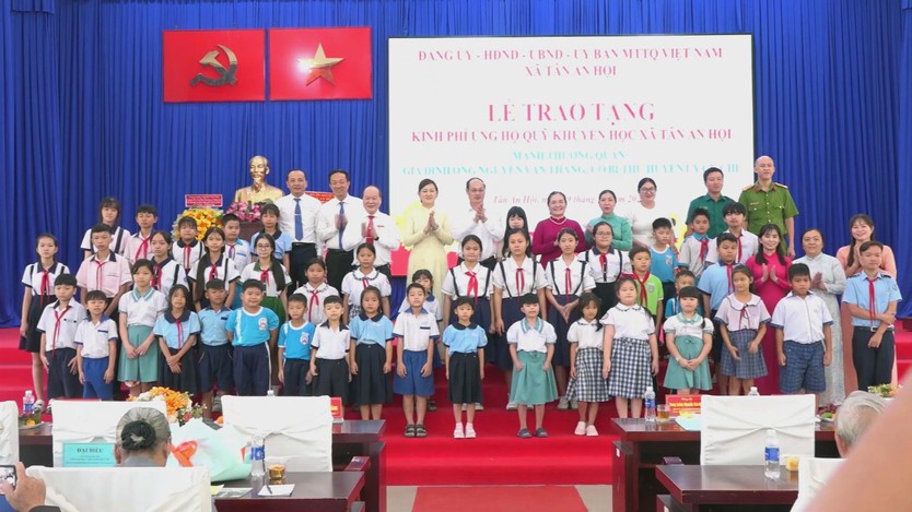 Xã Tân An Hội trao học bổng khuyến tài cho học sinh có hoàn cảnh khó khăn- Ảnh 2.