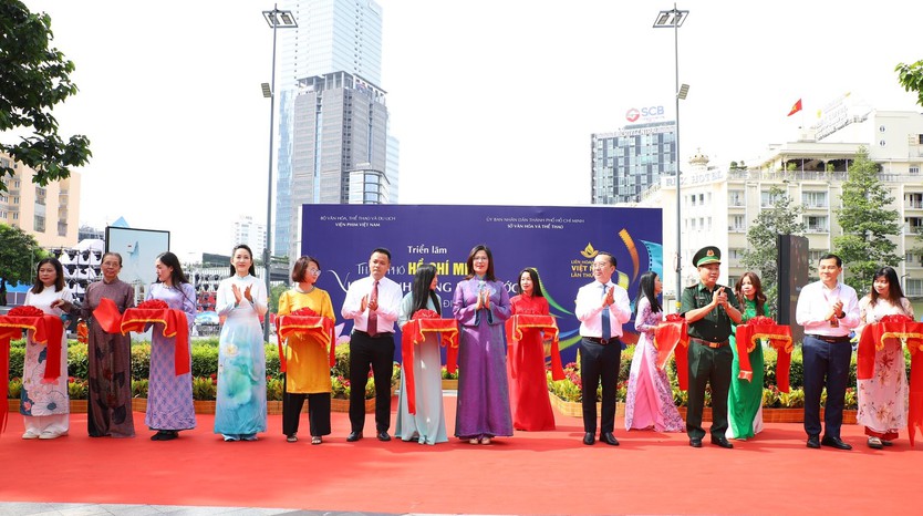 Khai mạc Triển lãm "TP. Hồ Chí Minh vươn mình cùng đất nước qua góc nhìn điện ảnh" - Ảnh 1.