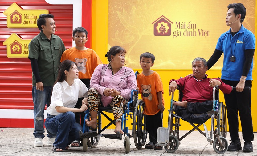 Mái ấm gia đình Việt: Cậu bé Minh Tiến bán vé số phụ giúp cha mẹ khuyết tật - Ảnh 8.