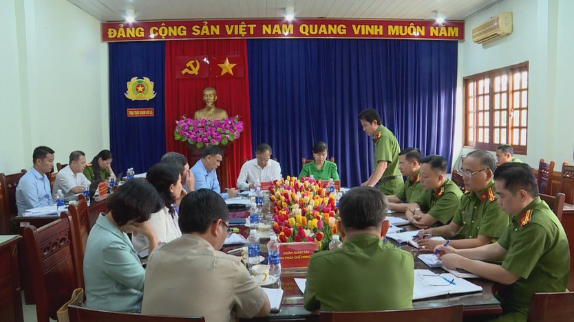 Đoàn giám sát HĐND TP.HCM kiểm tra công tác giam giữ và giải quyết khiếu nại tại Trại giam Bố Lá - Ảnh 1.