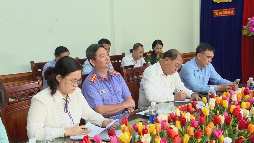 Đoàn giám sát HĐND TP.HCM kiểm tra công tác giam giữ và giải quyết khiếu nại tại Trại giam Bố Lá - Ảnh 2.