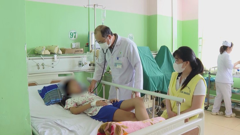 60% trẻ nhập viện dịp cuối năm do bệnh lý hô hấp - Ảnh 1.