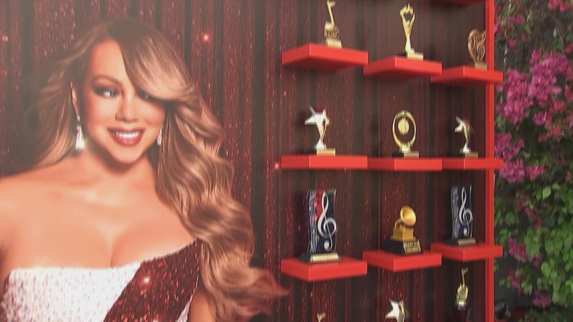 Bản hit của Mariah Carey khuấy động không khí mùa lễ hội tại Mỹ  - Ảnh 5.