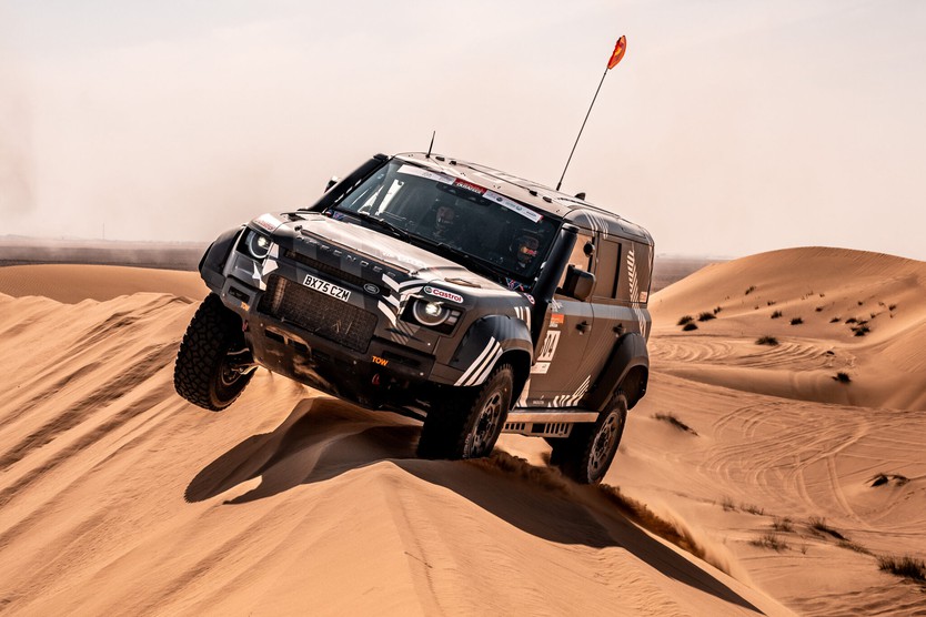 Ngày thi thứ hai Giải đua xe Dubai International Baja 2025 - Ảnh 2.