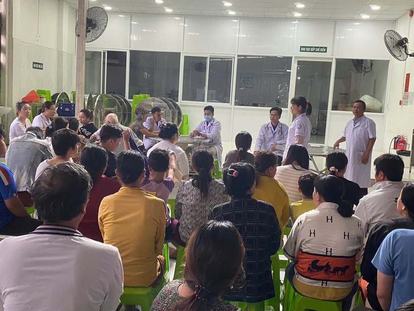 TP. Hồ Chí Minh viện trợ y tế khẩn cấp tại Khánh Hòa sau mưa lũ- Ảnh 1.