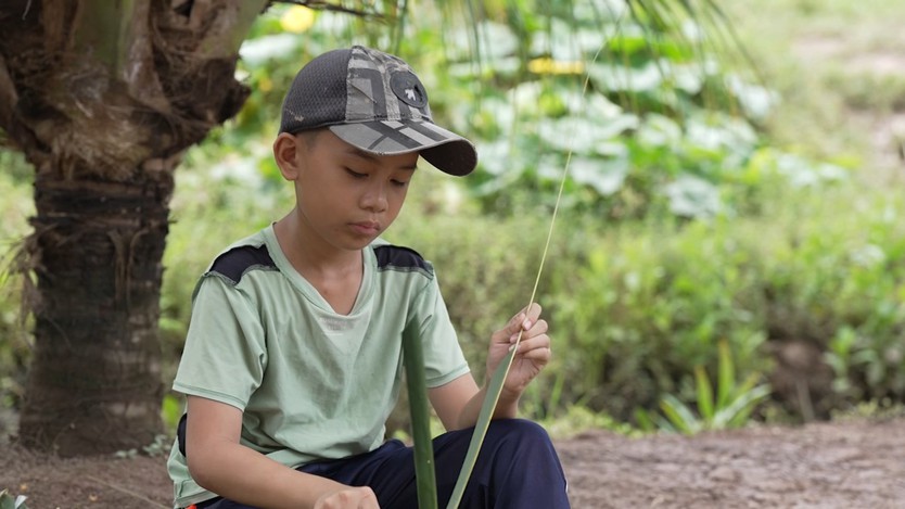 Đạt Bảo: Cậu bé 11 tuổi gồng mình mạnh mẽ giữa thiếu thốn - Mái ấm gia đình Việt - Ảnh 1.
