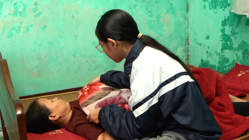 Ánh Tuyết: Cô bé lớp 7 nghị lực và người mẹ một mắt - Mái ấm gia đình Việt - Ảnh 6.