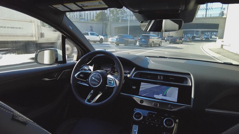 Mỹ: Taxi tự lái lăn bánh trên đường cao tốc California - Ảnh 2.
