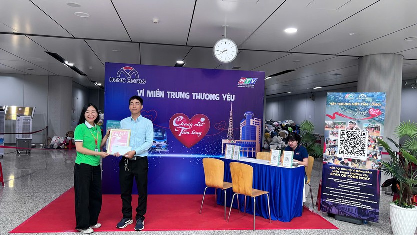 Metro Số 1 phối hợp HTV triển khai 14 điểm tiếp nhận “Chung một tấm lòng” tại các ga metro - Ảnh 6.