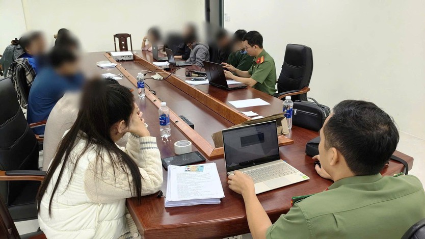 Đà Nẵng: Triệt phá đường dây lừa đảo tiền mã hóa, chiếm đoạt hơn 90 tỉ đồng - Ảnh 2.