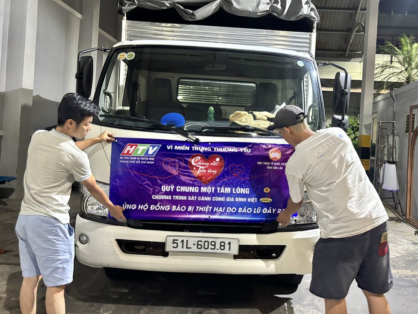 Những chuyến xe nghĩa tình "Chung một tấm lòng: Vì miền Trung thương yêu"! - Ảnh 2.