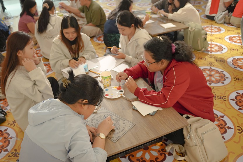 Giới trẻ TP.HCM hào hứng khám phá tín ngưỡng thờ cúng qua dự án “Ông Gánh Bà Nâng” - Ảnh 7.