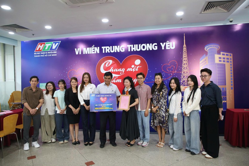 Nhiều tấm lòng chung sức hướng về miền Trung qua quỹ “Chung Một Tấm Lòng”- Ảnh 3.