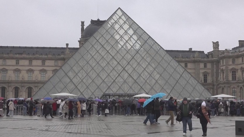 Bảo tàng Lourve tăng 45% giá vé với du khách không ở EU - Ảnh 1.