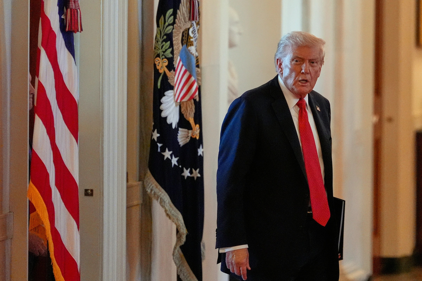 Ông Trump hủy các văn kiện do ông Biden ký bằng Autopen - Ảnh 1.