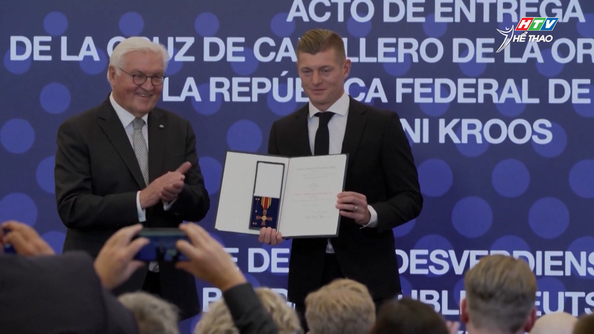 Toni Kroos nhận Huân chương công trạng quốc gia- Ảnh 1.