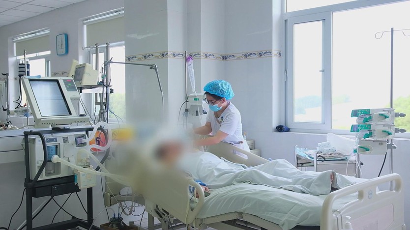 Cấp cứu “phút 89” cứu sống nữ bệnh nhân suy hô hấp do thủy đậu - Ảnh 1.