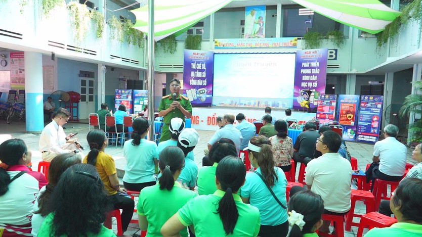 Phường Nhiêu Lộc phổ cập kỹ năng số, nâng cao nhận thức an toàn mạng cho người dân - Ảnh 1.