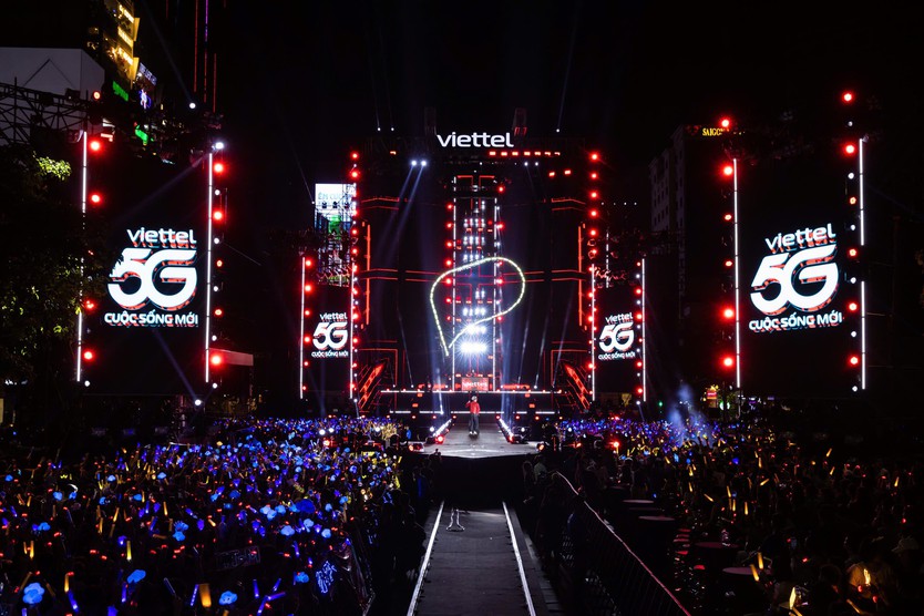 Y-FEST 2025 – Hàng chục nghìn khán giả hòa nhịp thấu cảm cùng âm nhạc và công nghệ của Viettel - Ảnh 1.