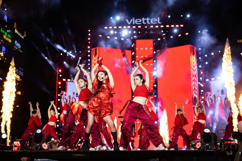 Y-FEST 2025 – Hàng chục nghìn khán giả hòa nhịp thấu cảm cùng âm nhạc và công nghệ của Viettel - Ảnh 3.