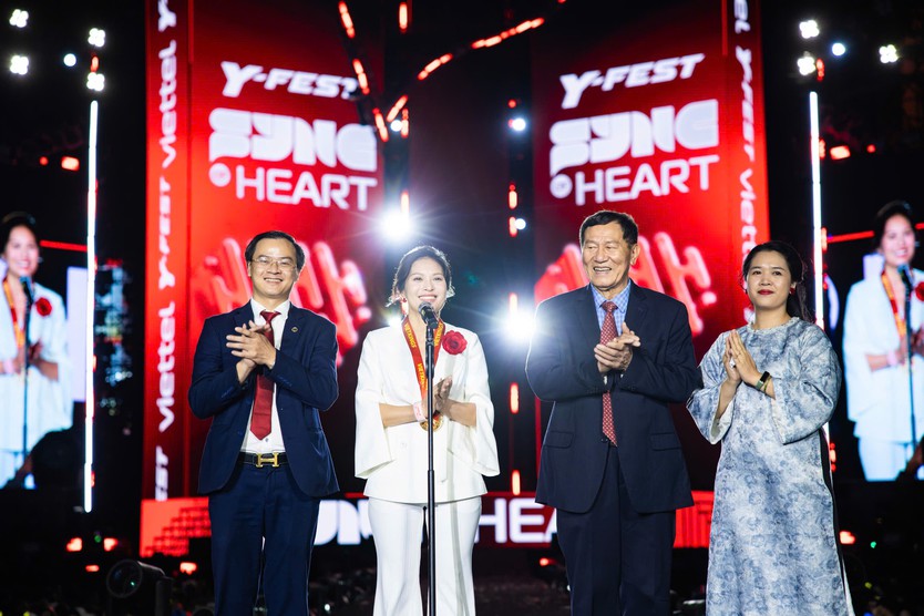 Y-FEST 2025 – Hàng chục nghìn khán giả hòa nhịp thấu cảm cùng âm nhạc và công nghệ của Viettel - Ảnh 10.