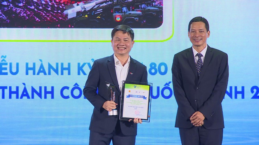 Hòa Minzy được vinh danh tại giải thưởng nhà sáng tạo nội dung số việt nam 2025 - Ảnh 5.