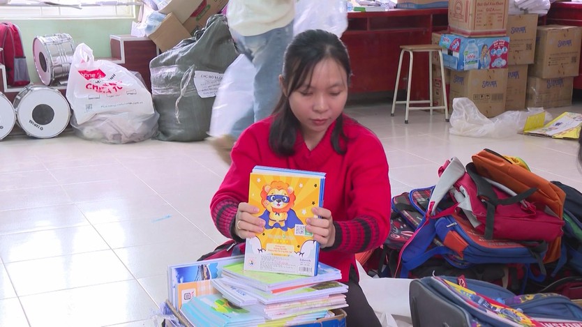 Ánh sáng tri thức được thắp lên sau lũ  - Ảnh 1.