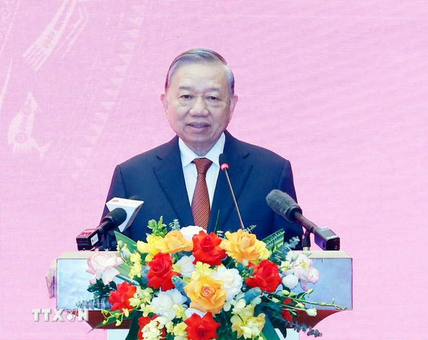 Tổng Bí thư trao quyết định chỉ định Phó Bí thư thường trực Đảng ủy Quốc hội - Ảnh 2.