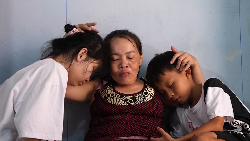 Mái ấm gia đình Việt: Cô bé Bích Trân nhịn đói bữa sáng vì "con quen rồi" - Ảnh 8.