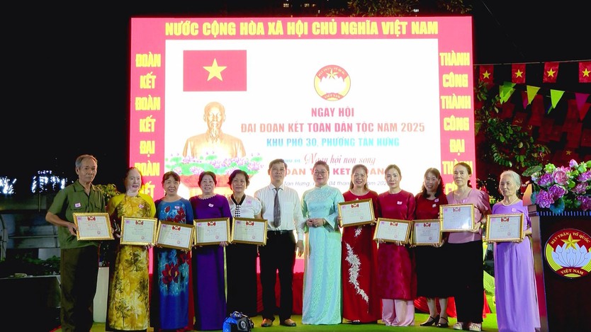 Tổ chức Ngày hội Đại đoàn kết toàn dân tộc năm 2025 tại phường Tân Hưng - Ảnh 3.
