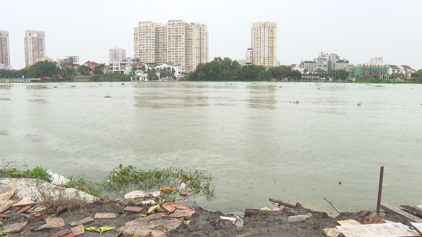 TP. Hồ Chí Minh chủ động chống ngập nặng do triều cường kết hợp mưa lớn- Ảnh 1.